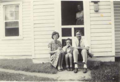 Herbert Hood and his family in Kingston, Tennesee